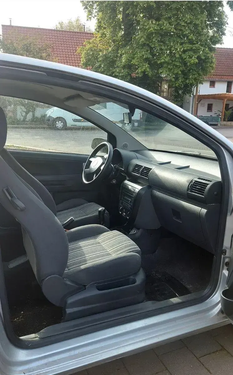 Gebraucht VW Fox 54 PS (39 kW) 2006 Grau Kleinwagen