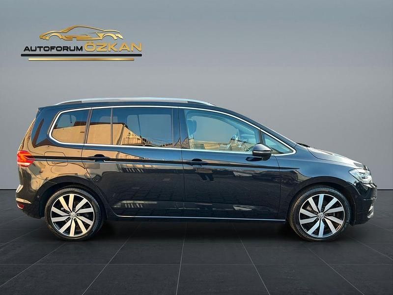 Gebraucht VW Touran Highline 150 PS (110 kW) 2015 Schwarz Van / Kleinbus