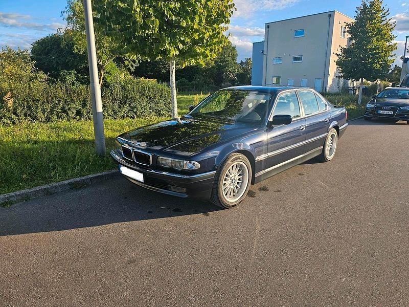 Blau Gebraucht 1999 BMW 740 Limousine | 17.100 € (Fairer Preis) - Bild 1/4