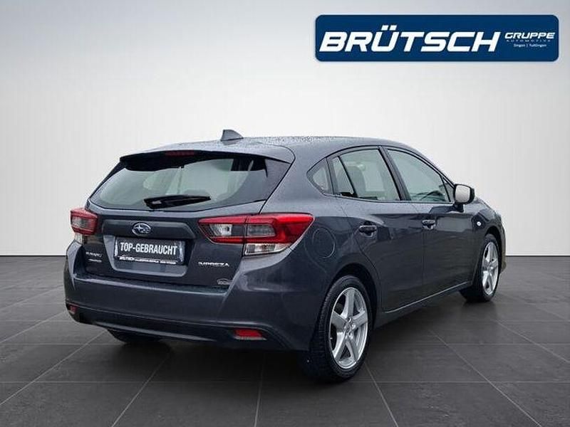 Gebraucht Subaru Impreza Trend 114 PS (83 kW) 2023 Magnetite gray metallic Limousine