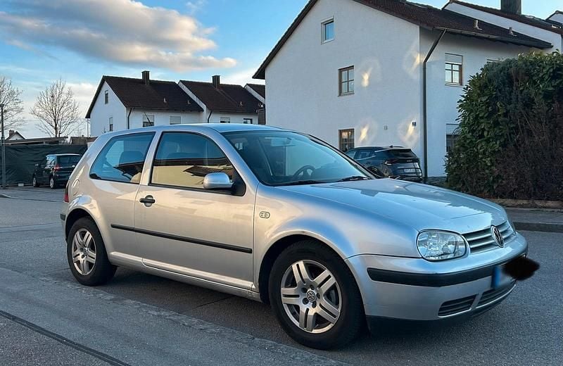 Gebraucht VW Golf IV 75 PS (55 kW) 2001 Silber Kleinwagen