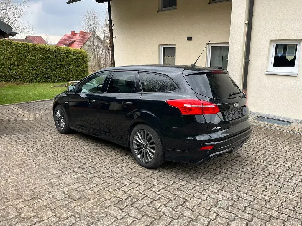 Gebraucht Ford Focus ST-Line 150 PS (110 kW) 2016 Schwarz Limousine