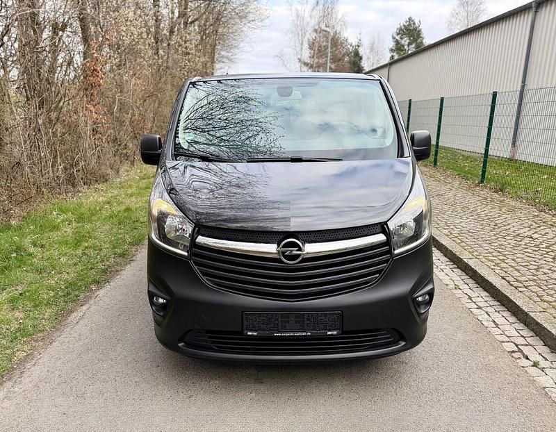 Gebraucht Opel Vivaro 125 PS (91 kW) 2016 Schwarz Van / Kleinbus