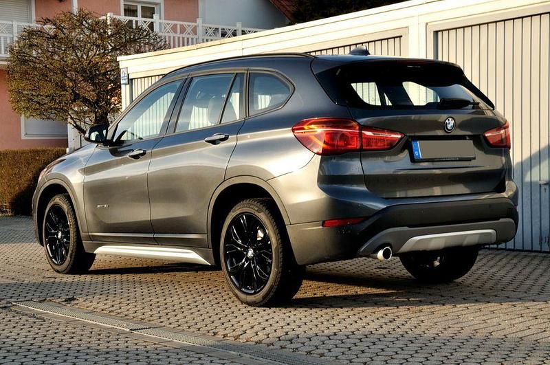 Gebraucht BMW X1 xLine 150 PS (110 kW) 2016 Grau SUV