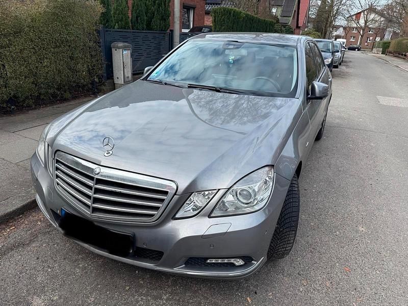 Gebraucht Mercedes E200 184 PS (135 kW) 2010 Grau Limousine