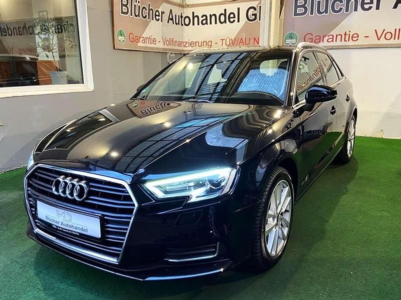 Mythosschwarz (metallic) Gebraucht 2018 Audi A3 Sportback Ambiente Kombi | 17.950 € (Fairer Preis) - Bild 1/4