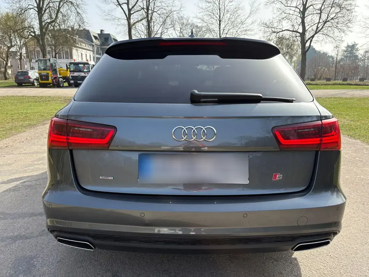 Używany Audi A6 S-Line 320 KM (235 kW) 2018 Szary Kombi