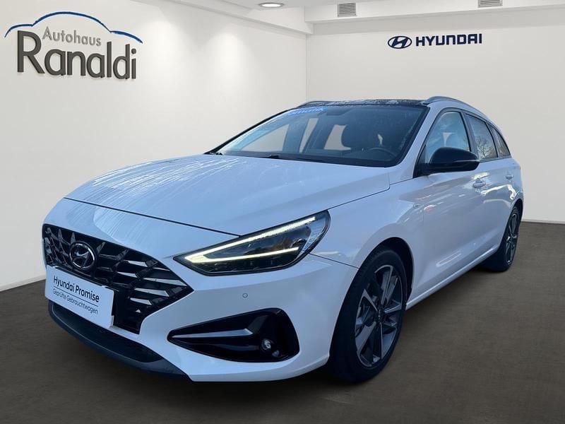 Weiss Gebraucht 2021 Hyundai i30 Edition 30+ Kombi | 17.990 € (Fairer Preis) - Bild 1/4