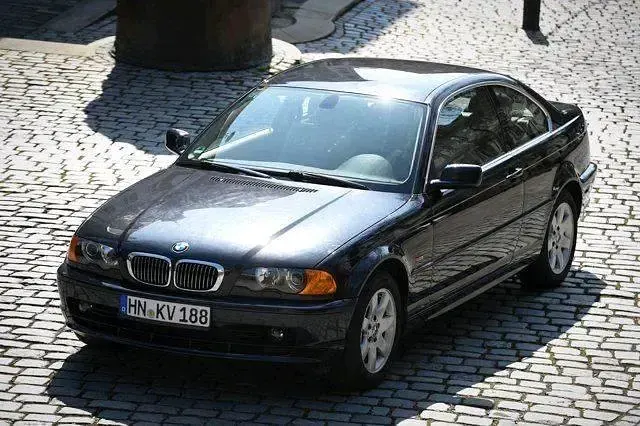Gebraucht BMW 328 193 PS (141 kW) 1999 Schwarz Coupé