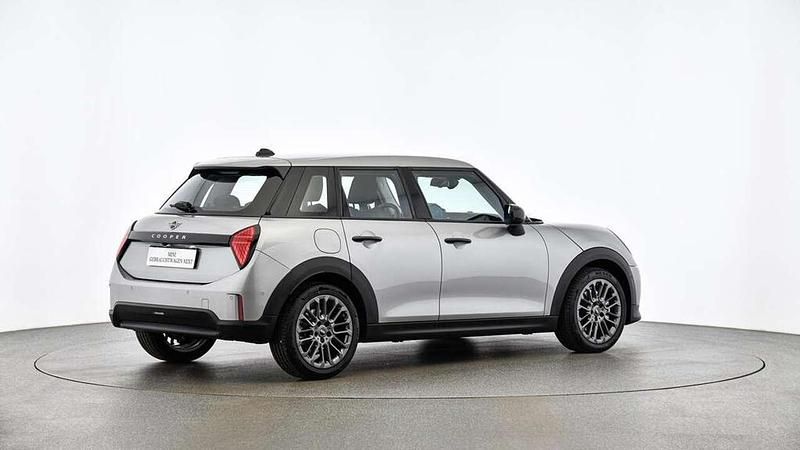 Usata Mini Cooper Classic 156 CV (114 kW) 2024 Grigio Utilitaria