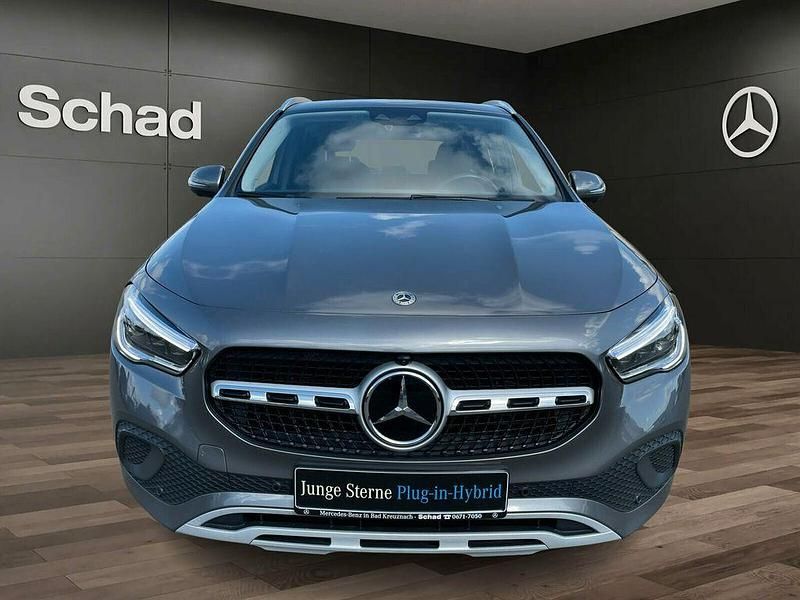 Gebraucht Mercedes GLA250 218 PS (160 kW) 2022 Lack mountaingrau SUV