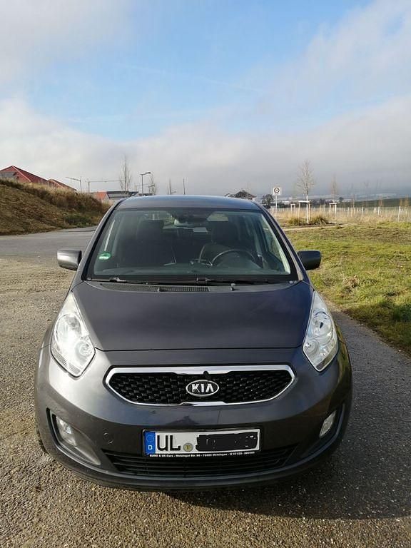 Gebraucht Kia Venga Attract 125 PS (91 kW) 2013 Grau Kleinwagen