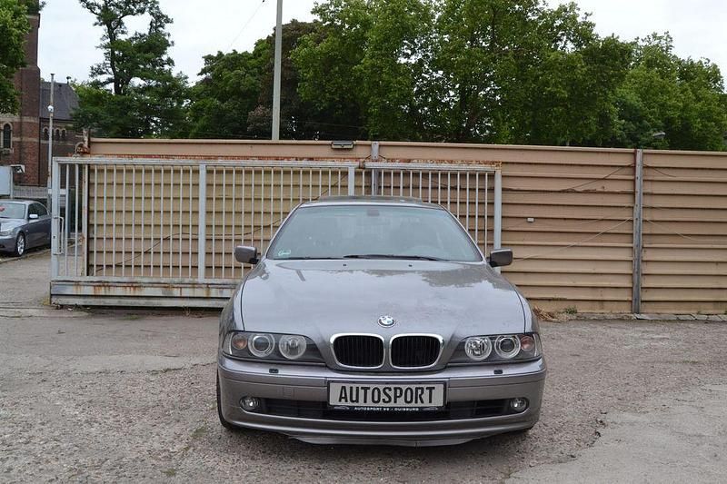 Gebraucht BMW 520 Lifestyle 170 PS (125 kW) 2002 Grau Limousine