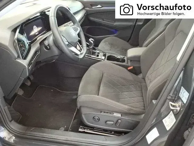 Gebraucht VW Golf VIII Style 131 PS (96 kW) 2024 Grau Limousine