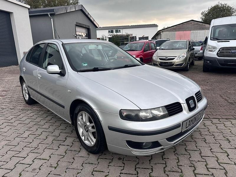 Silber Gebraucht 2002 Seat Leon Limousine | 1.690 € (Fairer Preis) - Bild 1/4