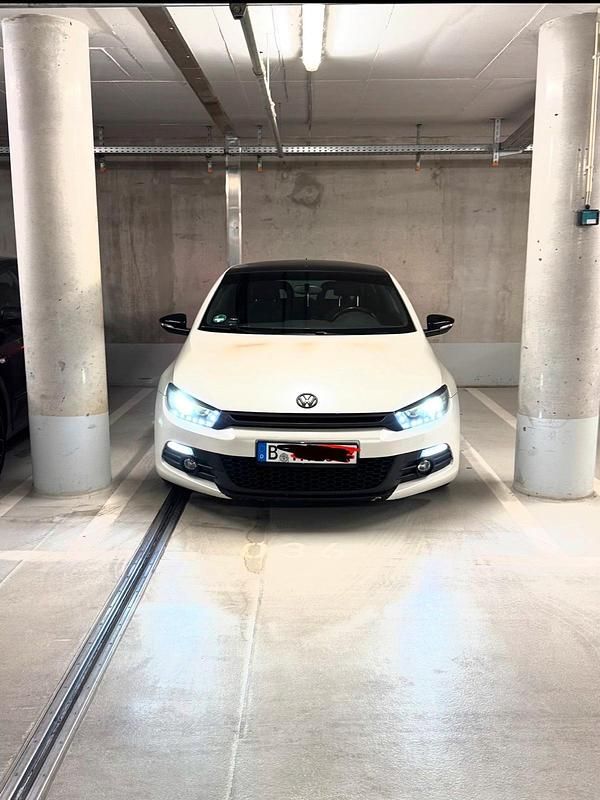 Weiß Gebraucht 2009 VW Scirocco Coupé | 7.200 € (Fairer Preis) - Bild 1/4