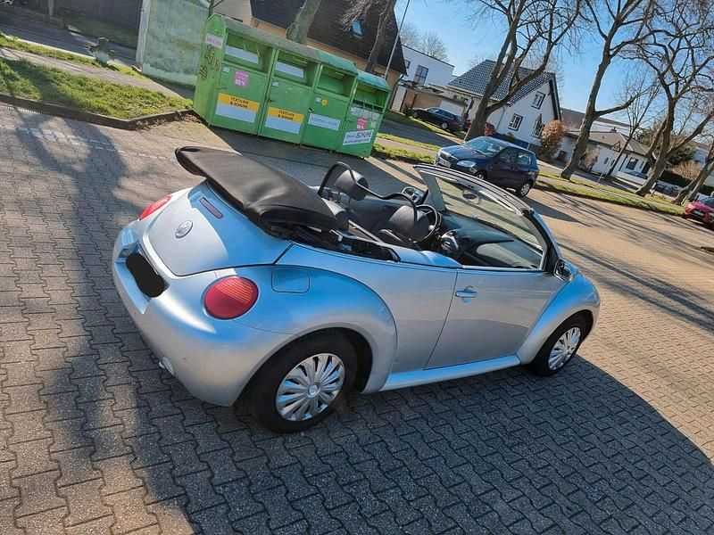 Gebraucht VW New Beetle 102 PS (75 kW) 2004 Silber Kleinwagen
