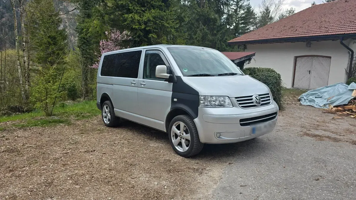Gebraucht VW Multivan 131 PS (96 kW) 2005 Silber Van / Kleinbus
