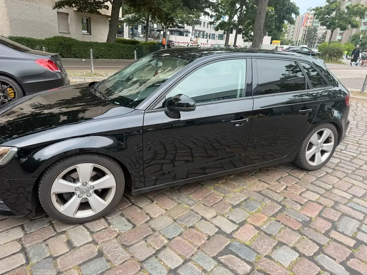 Gebraucht Audi A3 Design 150 PS (110 kW) 2015 Schwarz Limousine