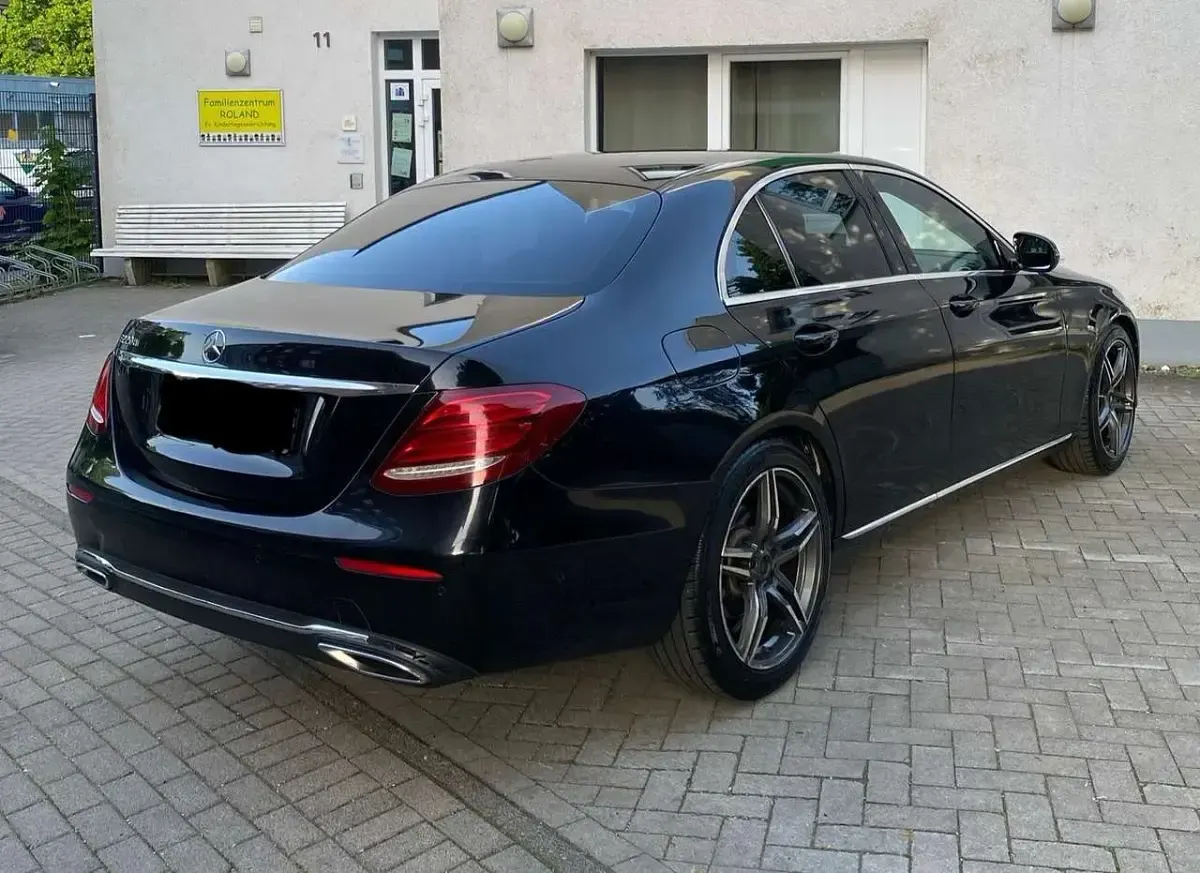 Usado Mercedes E220 Avantgarde 194 CV (142 kW) 2017 Berlina