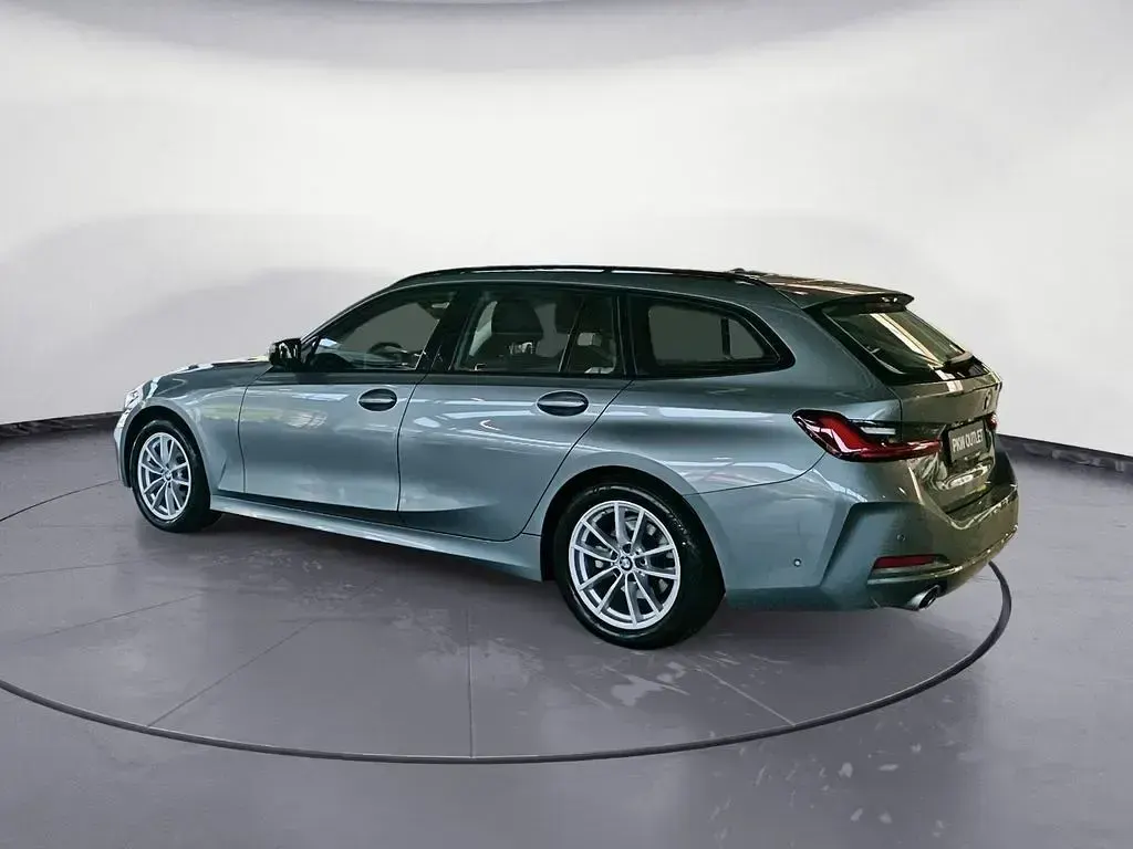 Gebraucht BMW 320 184 PS (135 kW) 2025 Grau Kombi