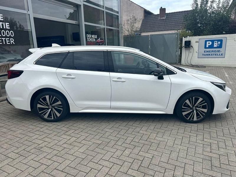 Neu Toyota Corolla 179 PS (131 kW) 2026 Andere Kombi