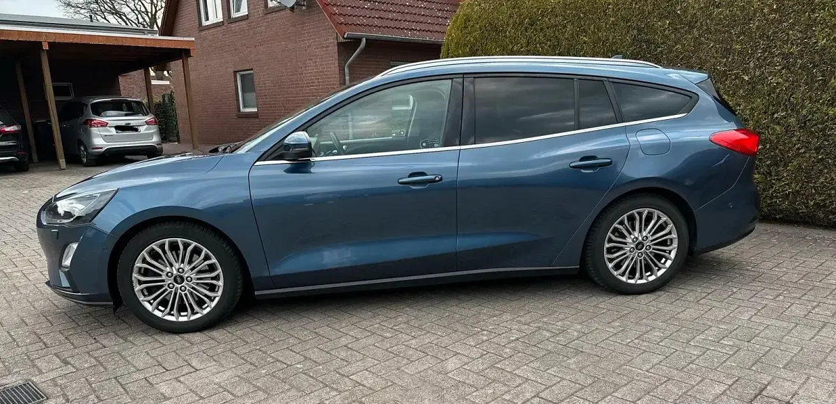 Używany Ford Focus Titanium 150 KM (110 kW) 2018 Niebieski Kombi
