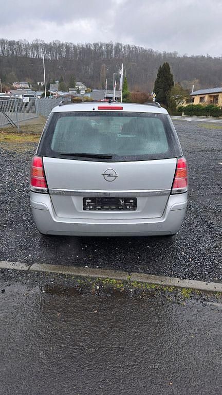 Gebraucht Opel Zafira Edition 150 PS (110 kW) 2005 Silber Van / Kleinbus