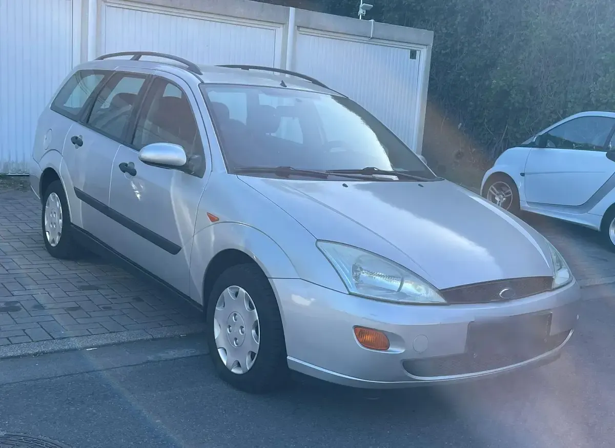 Usata Ford Focus 101 CV (74 kW) 2000 Argento Station wagon