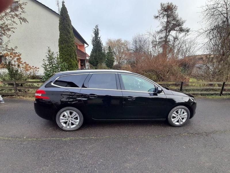 Gebraucht Peugeot 308 SW Allure 131 PS (96 kW) 2014 Schwarz Kombi