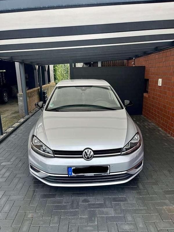 Gebraucht VW Golf VII 150 PS (110 kW) 2019 Silber Limousine