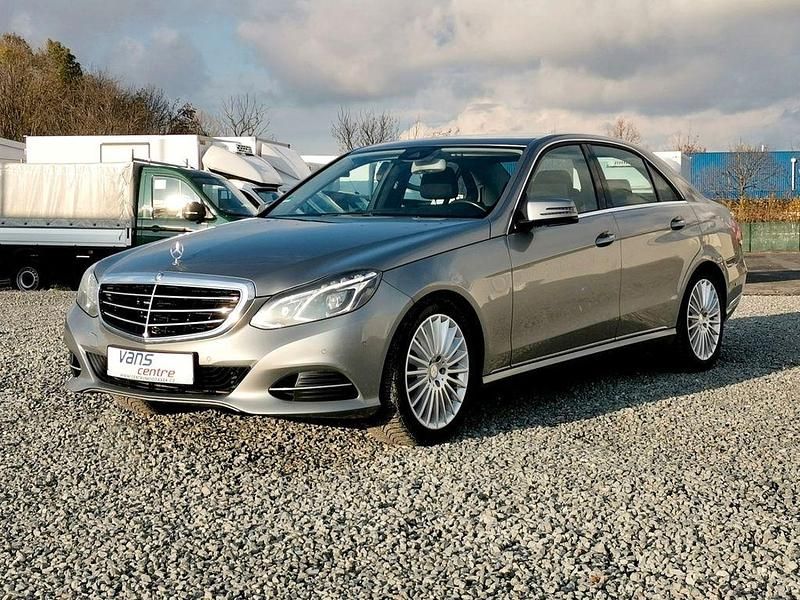 Gebraucht Mercedes E220 170 PS (125 kW) 2014 Silber Limousine