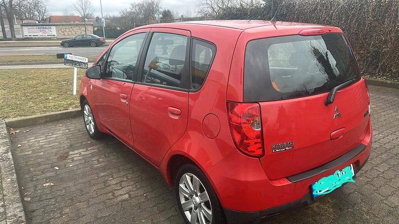 Gebraucht Mitsubishi Colt 75 PS (55 kW) 2011 Rot Kleinwagen