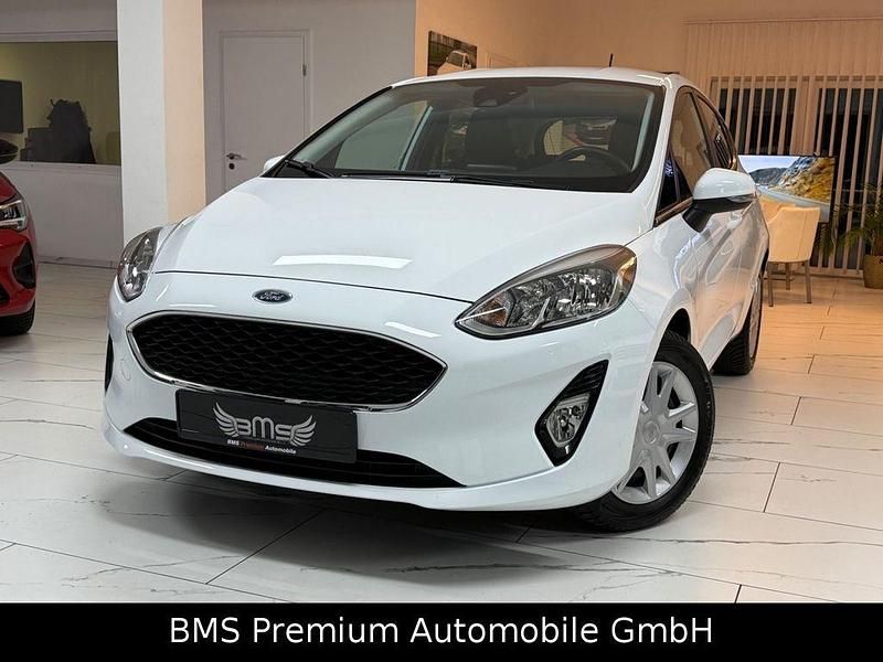 Gebraucht Ford Fiesta 101 PS (74 kW) 2018 Weiß Kleinwagen
