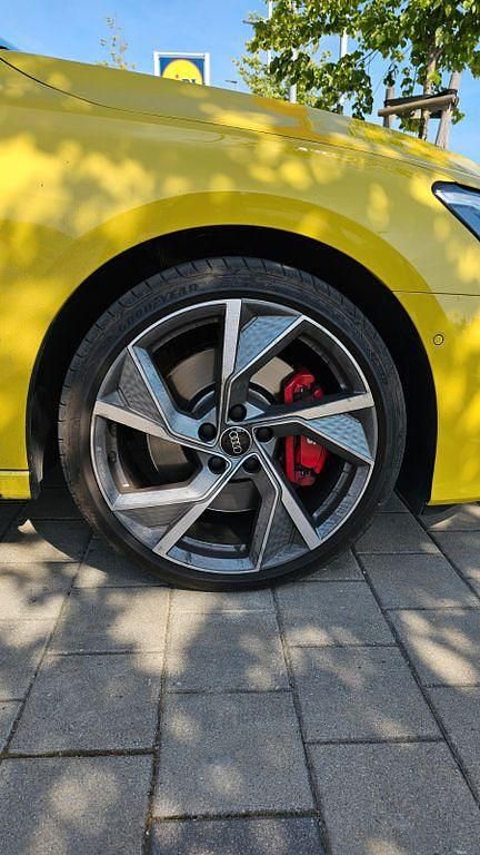 Gebraucht Audi S3 Ambiente 310 PS (228 kW) 2023 Gelb Limousine