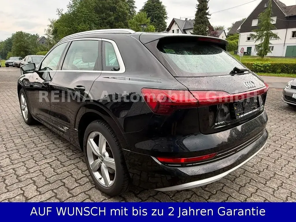 Gebraucht Audi e-tron Advanced 230 kW (313 PS) 2019 Mythosschwarz metallic SUV