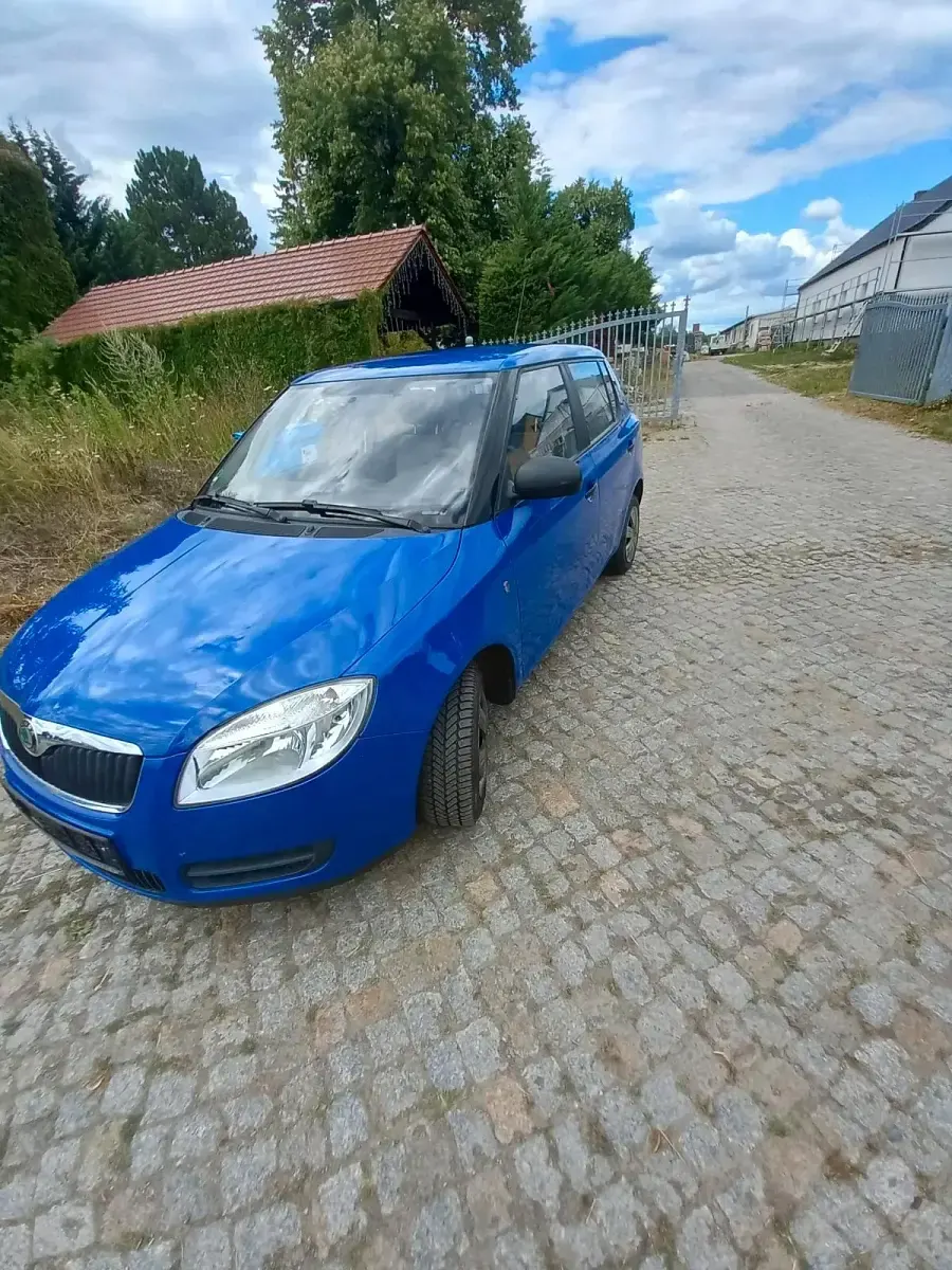 Gebraucht Skoda Fabia 60 PS (44 kW) 2009 Blau Kleinwagen