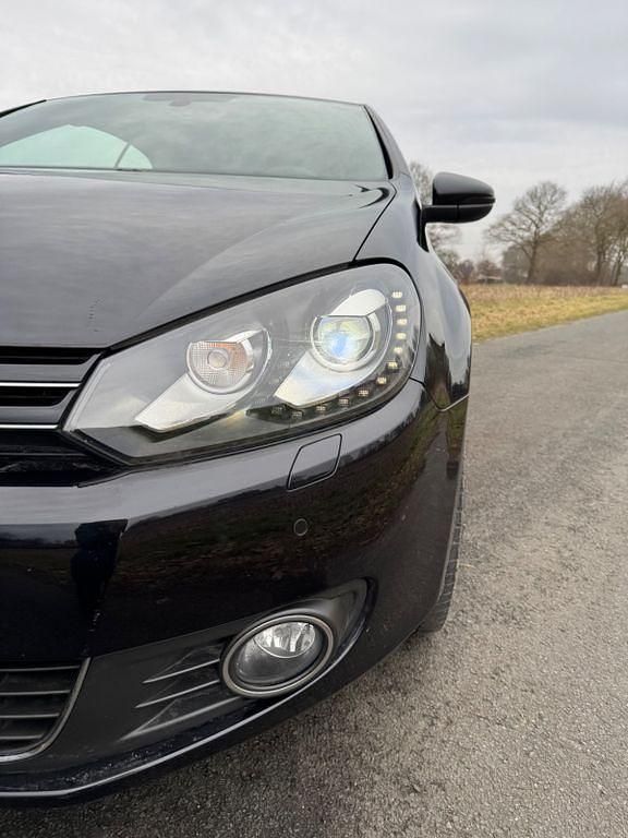 Gebraucht VW Golf Cabriolet Life 140 PS (102 kW) 2013 Schwarz Cabrio
