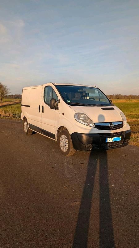 Weiß Gebraucht 2012 Opel Vivaro Van | 9.750 € - Bild 1/4