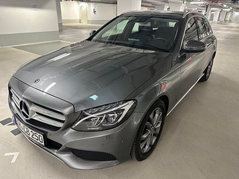 Silber Gebraucht 2018 Mercedes C200 Kombi | 16.750 € (Guter Preis) - Bild 1/4
