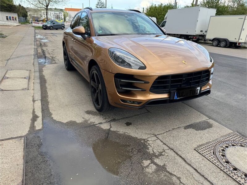 Gold Gebraucht 2014 Porsche Macan Turbo SUV | 27.500 € (Etwas zu teuer) - Bild 1/4