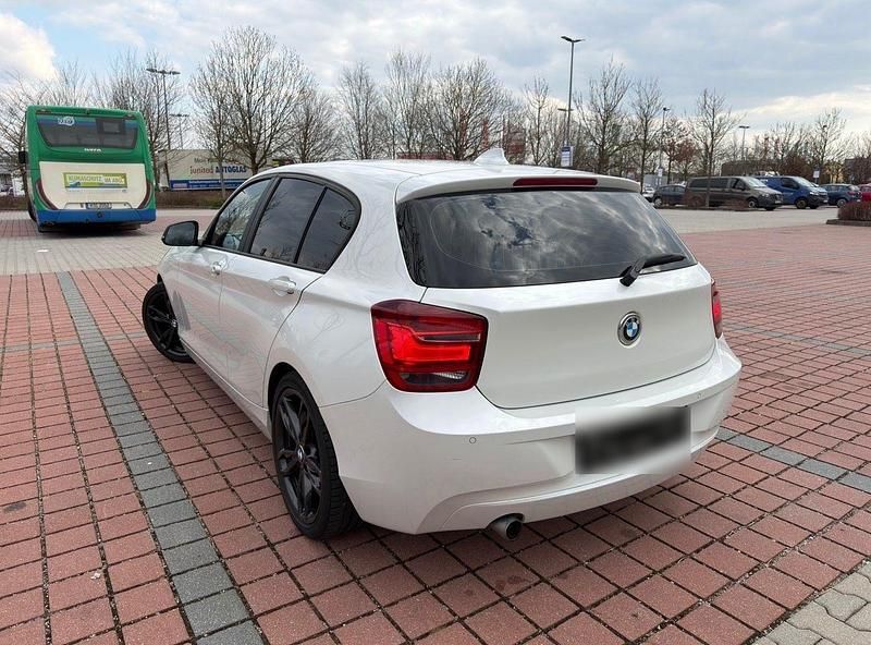 Używany BMW 118 Performance 177 KM (130 kW) 2012 Biały Hatchback
