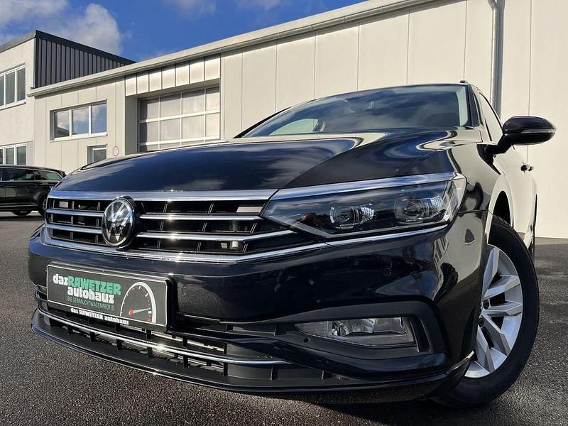 Deep black Gebraucht 2023 VW Passat Business Kombi | 31.340 € (Fairer Preis) - Bild 1/4