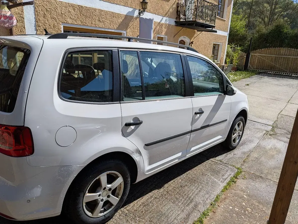 Gebraucht VW Touran 140 PS (102 kW) 2012 Weiß Van / Kleinbus