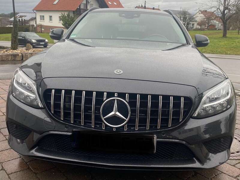 Grau Gebraucht 2020 Mercedes C300 Avantgarde Kombi | 31.990 € (Fairer Preis) - Bild 1/4