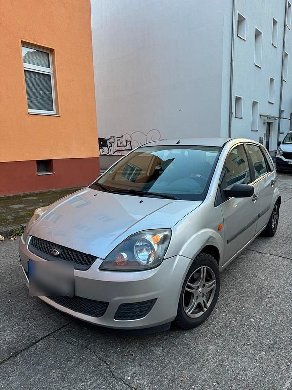 Silber Gebraucht 2007 Ford Fiesta Kleinwagen | 1.100 € (Guter Preis) - Bild 1/4