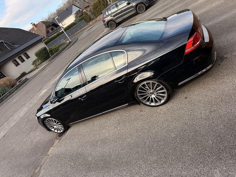 Schwarz Gebraucht 2014 VW Passat Edition Limousine | 7.999 € (Guter Preis) - Bild 1/4