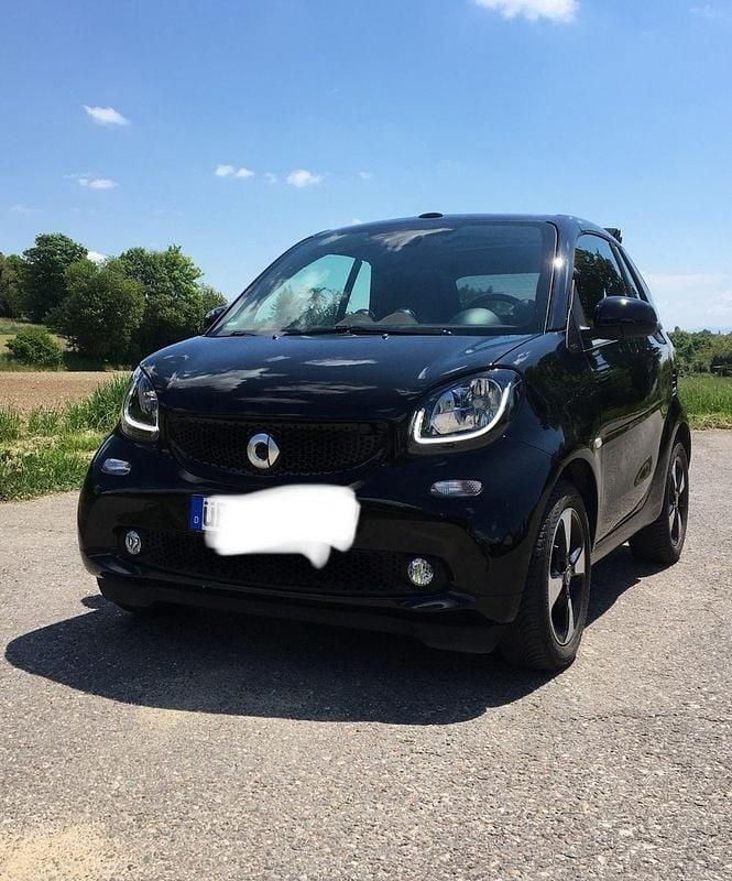 Schwarz Gebraucht 2018 Smart ForTwo Coupé Cabrio | 15.490 € (Fairer Preis) - Bild 1/4