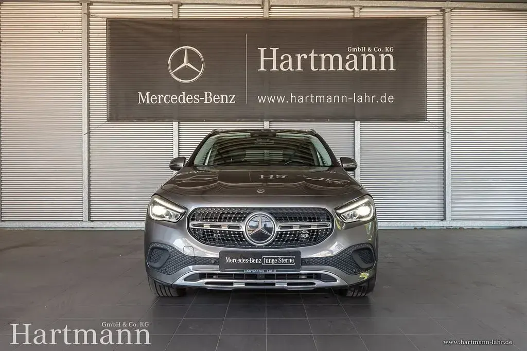 Gebraucht Mercedes GLA180 Progressive 116 PS (85 kW) 2021 Mountaingrau SUV