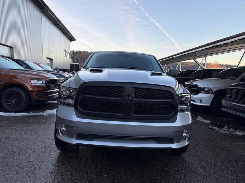Gebraucht Dodge Ram 401 PS (294 kW) 2020 Grau Pickup